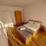 Casa Ara 3* コスティネシュティ