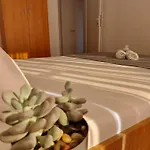 Casa Ara 3* コスティネシュティ